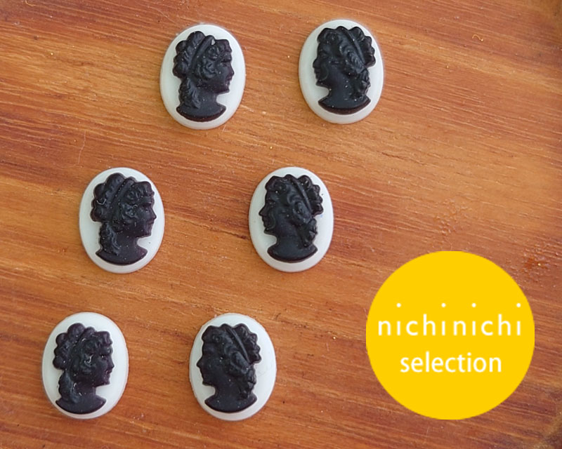 ns363/ヴィンテージ/ドイツ/ガラスカメオ/ホワイト×ブラック/約10×8mm