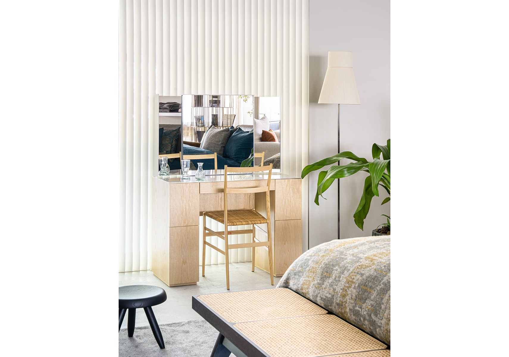 IXC (イクスシー) MAKE UP メイクアップ ドレッサー ﾌﾞﾗｯｸｳｫｰﾙﾅｯﾄ