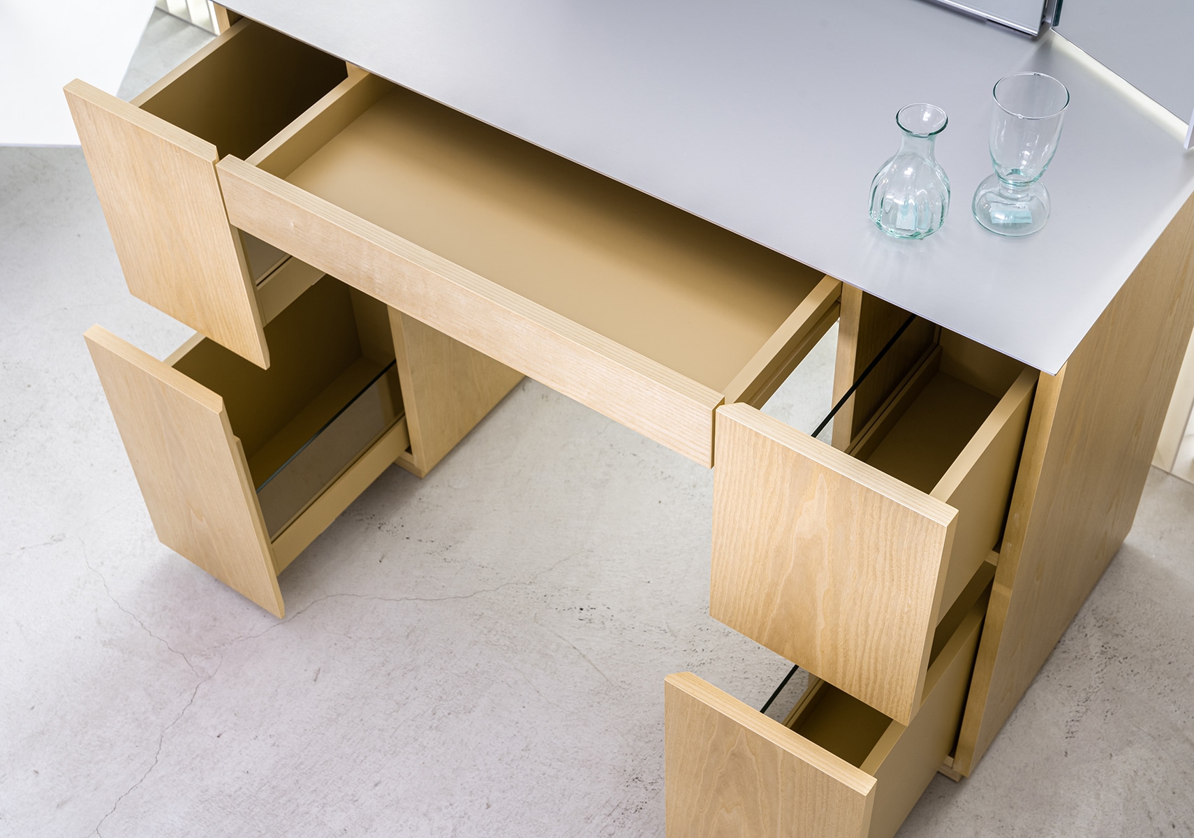 IXC (イクスシー) MAKE UP メイクアップ ドレッサー ﾎﾜｲﾄｱｯｼｭ