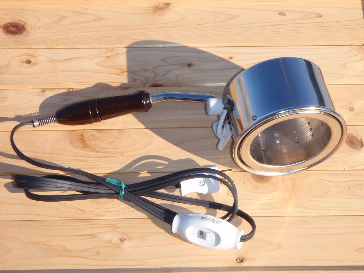 ジャム瓶等のキャップシールのシュリンク作業にハンドヒーターを販売し