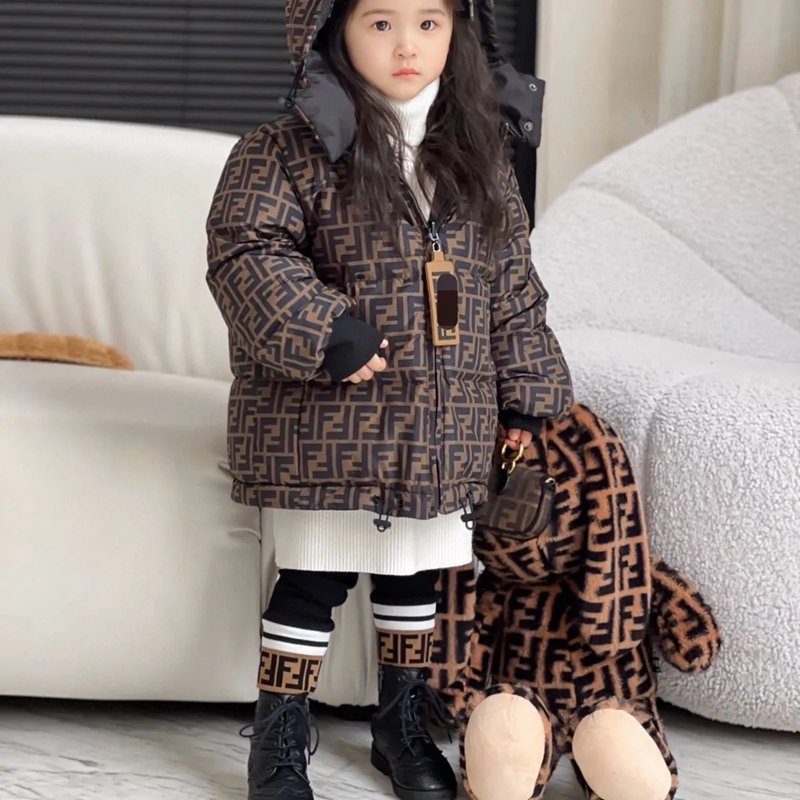 FENDIダウンジャケット子供 スーパーコピー フェンディ秋冬両面着でき