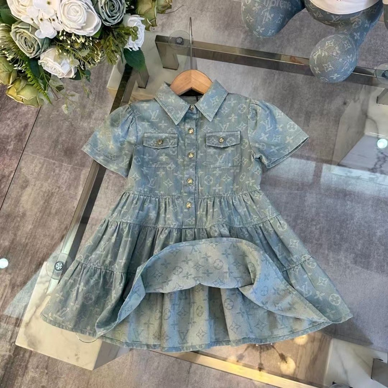 ルイヴィトンキッズ デニムワンピース モノグラム柄 LV の子供用デニム
