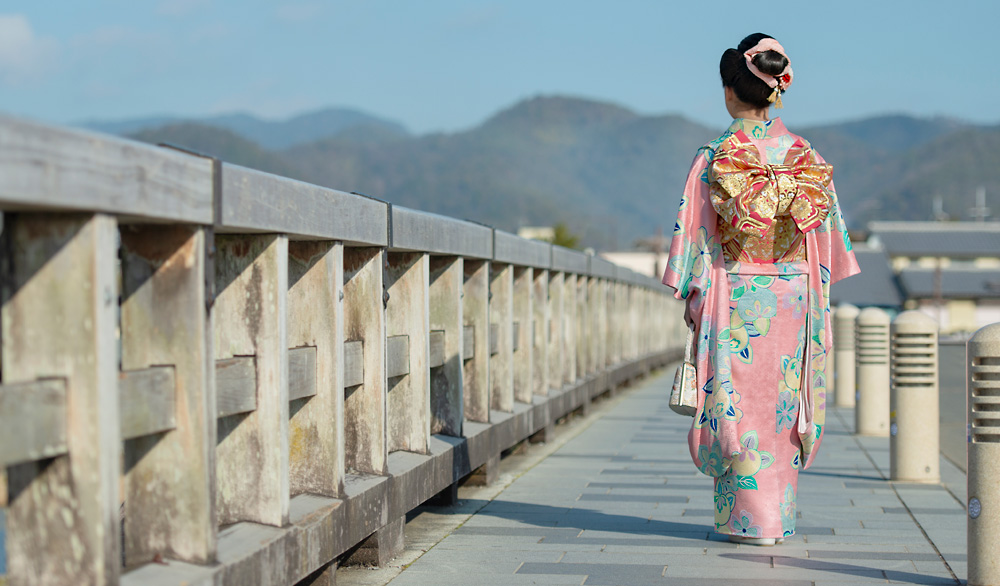 子供の小紋登場 - 卒業式や十三詣りに - 千總 (日本語)