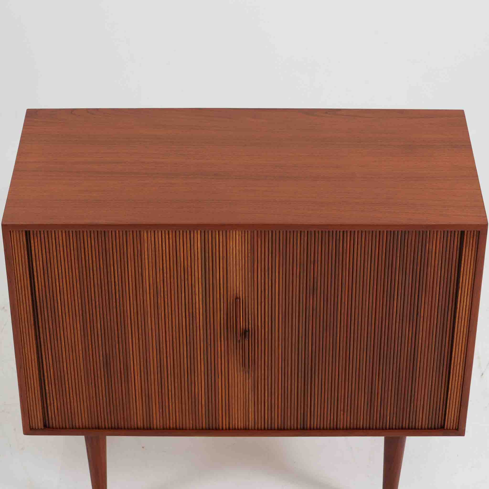 Kai Kristiansen 蛇腹キャビネット チーク 幅86cm Feldballes
