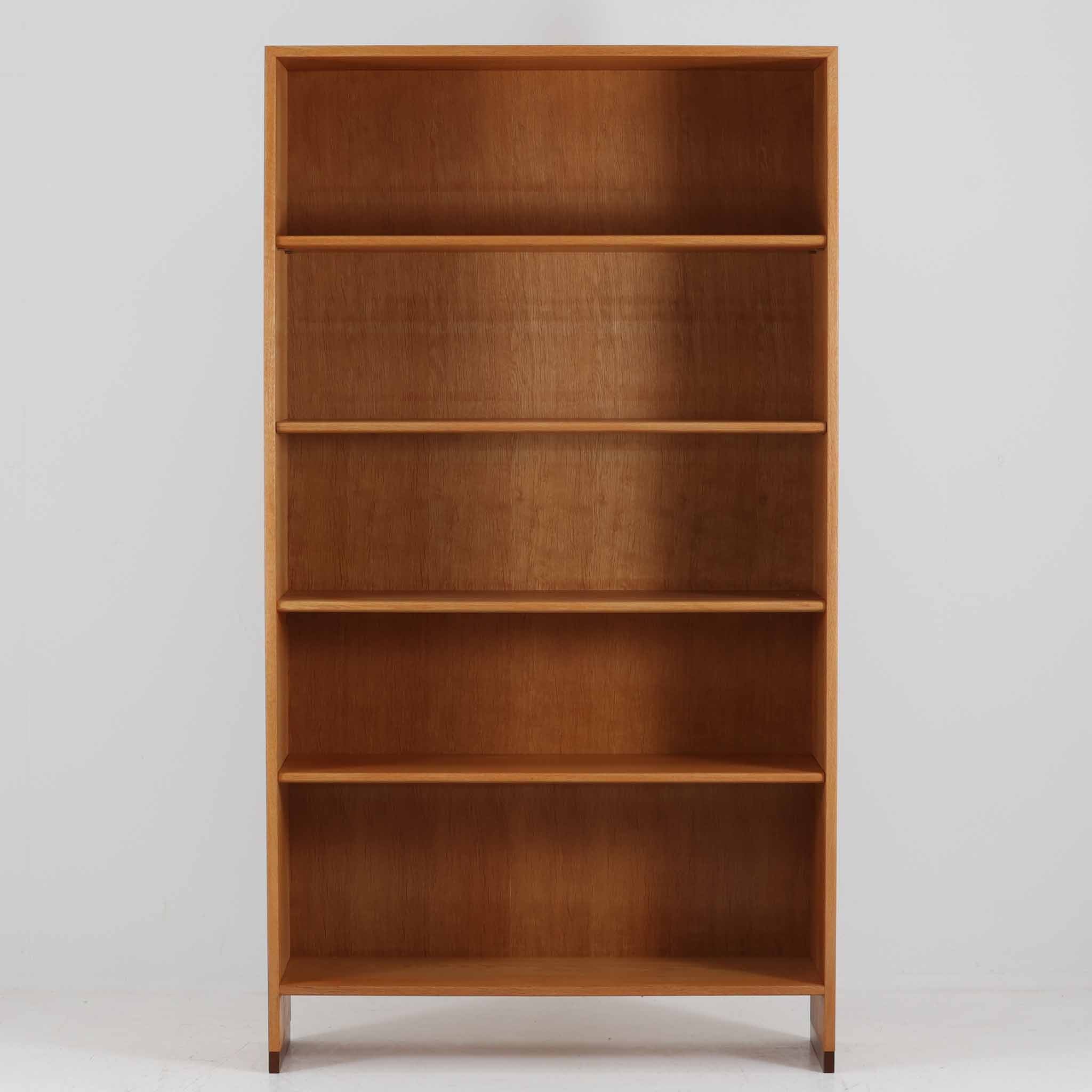 北欧ビンテージ家具ブックシェルフ | スタイリッシュで使い勝手の良い