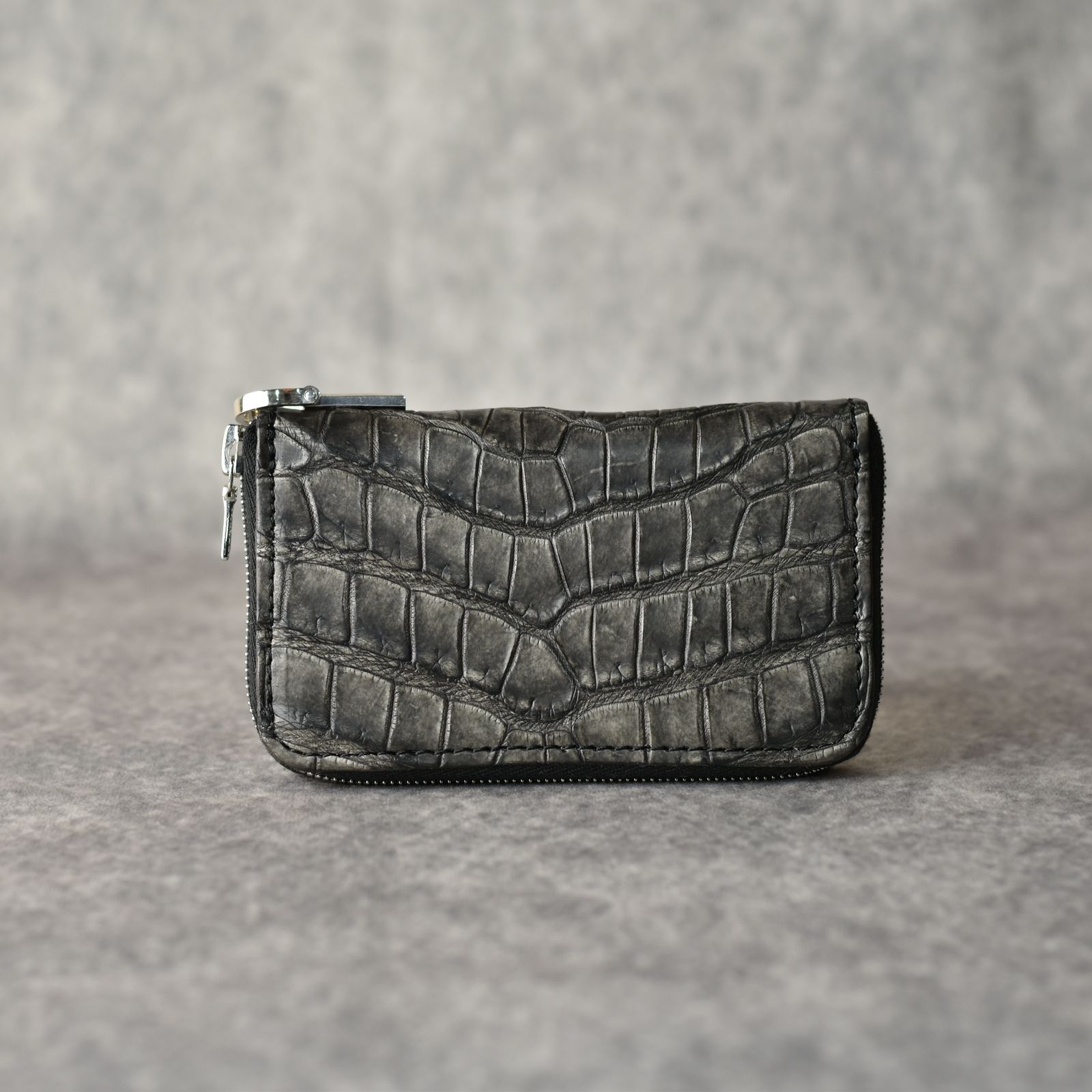 ISAMU KATAYAMA BACKLASH - クロコ 墨染め+イタリアンバケッタ ミニ