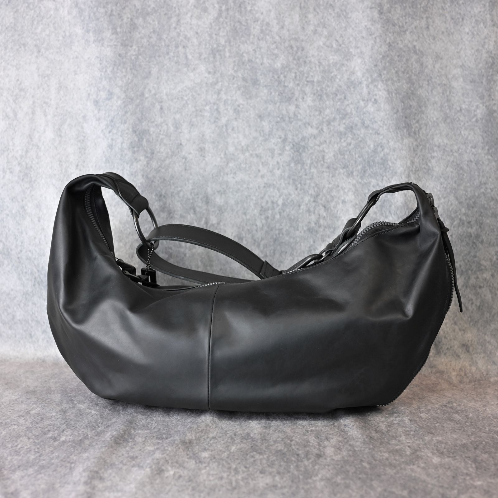 ISAMU KATAYAMA BACKLASH - GUIDI オイルカーフ ショルダーバッグ