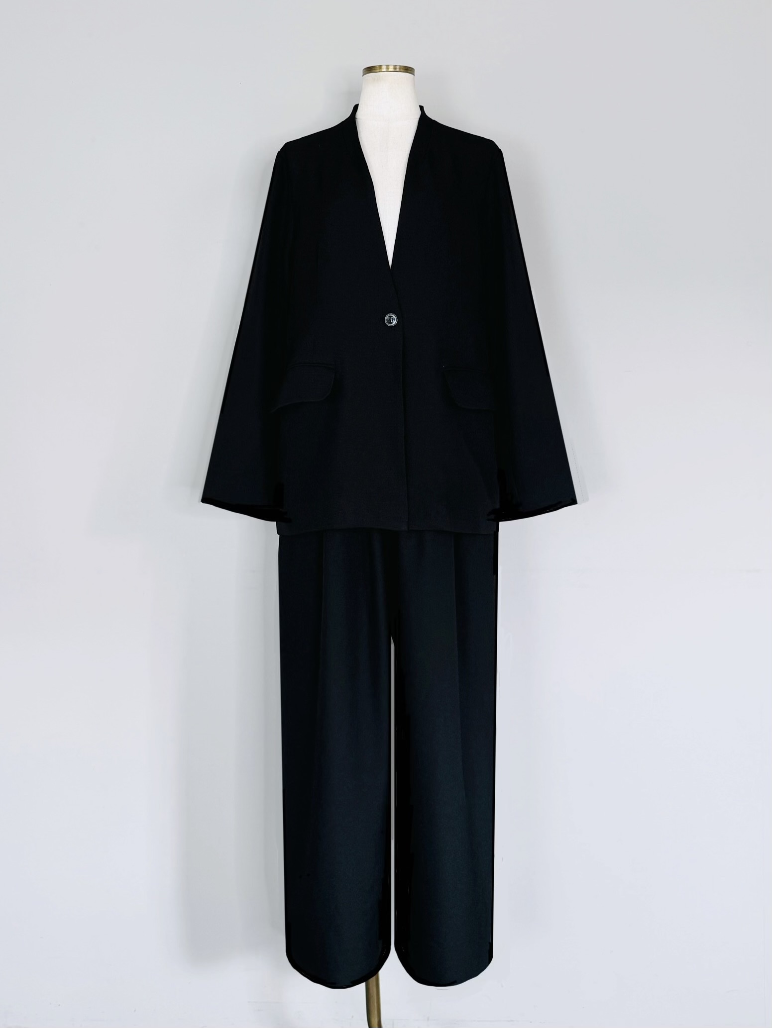 OUTER｜Praise / trois / anana / NICOLE｜ chouchou