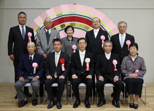 永きにわたるご功績に感謝します 津久見市文化の日功労者表彰式並びに