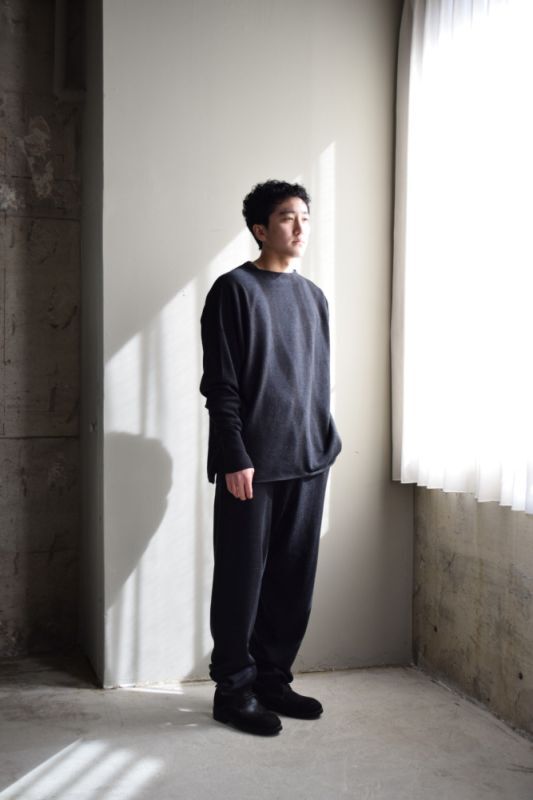 COMOLI (コモリ) ウール和紙 ニットパンツ [CHARCOAL]