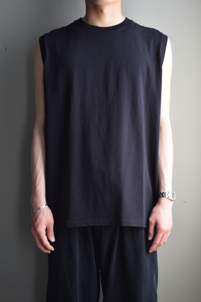 COMOLI (コモリ) コットンジャージ ノースリーブ [BLACK]