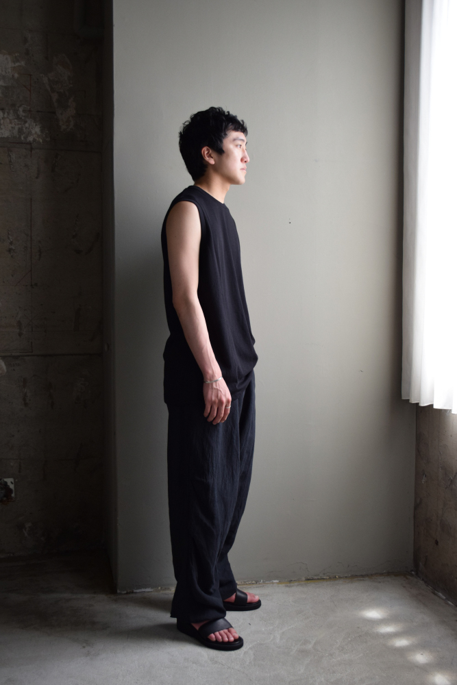 COMOLI (コモリ) コットンメッシュ ノースリーブ [BLACK]