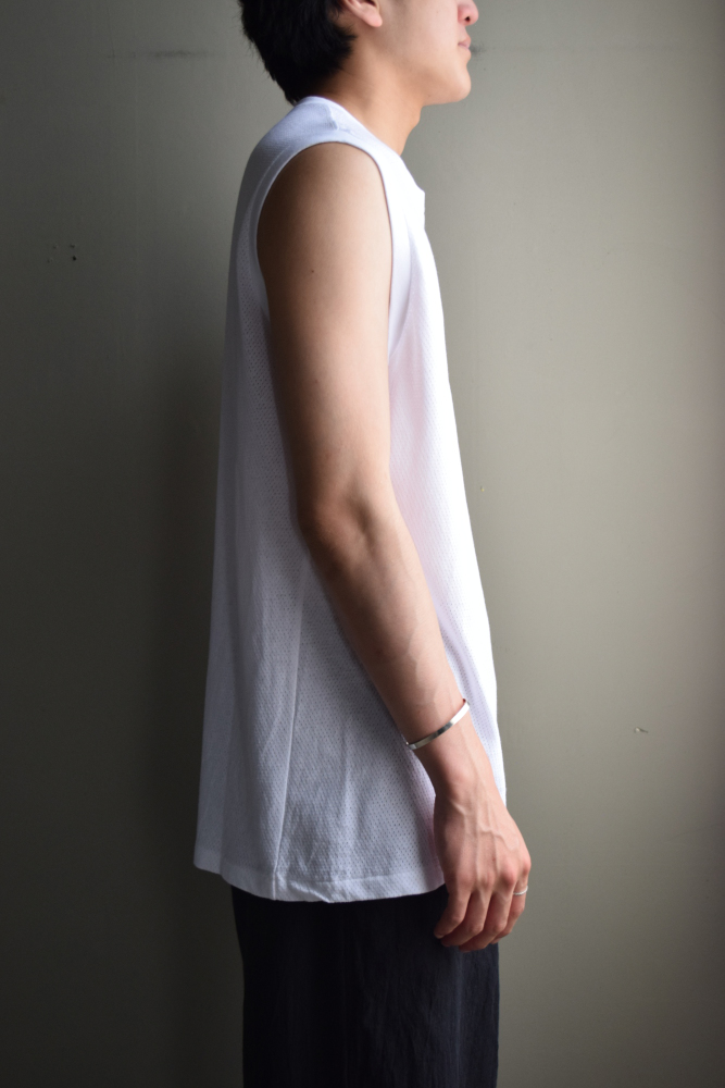 COMOLI (コモリ) コットンメッシュ ノースリーブ [WHITE]