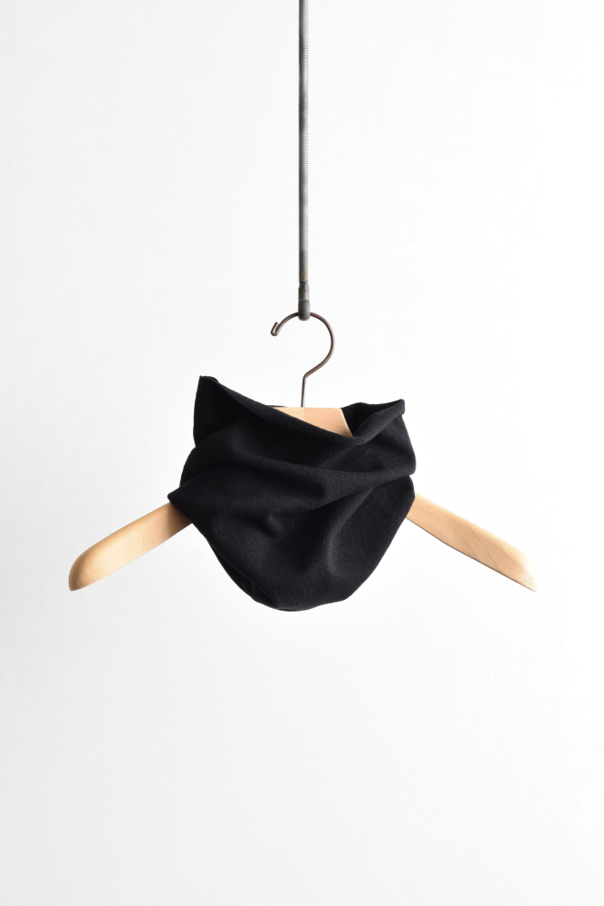 COMOLI (コモリ) カシミヤ ネックウォーマー [BLACK]
