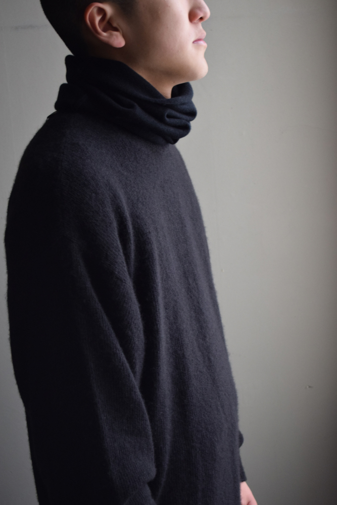 COMOLI (コモリ) カシミヤ ネックウォーマー [BLACK]
