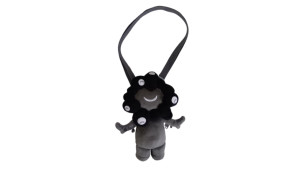 黒ミャクミャク”の新商品が登場！ 「全身ぬいぐるみポーチ」など全3種