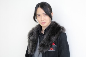 写真）『ゴジュウジャー』吠の兄“クオン”演じるカルマ 100万人超