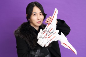 写真）『ゴジュウジャー』吠の兄“クオン”演じるカルマ 100万人超