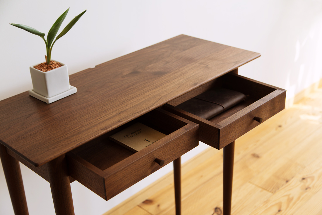 ウォールナット無垢材のオーダーコンソールテーブル・T-168 家具工房クラポ