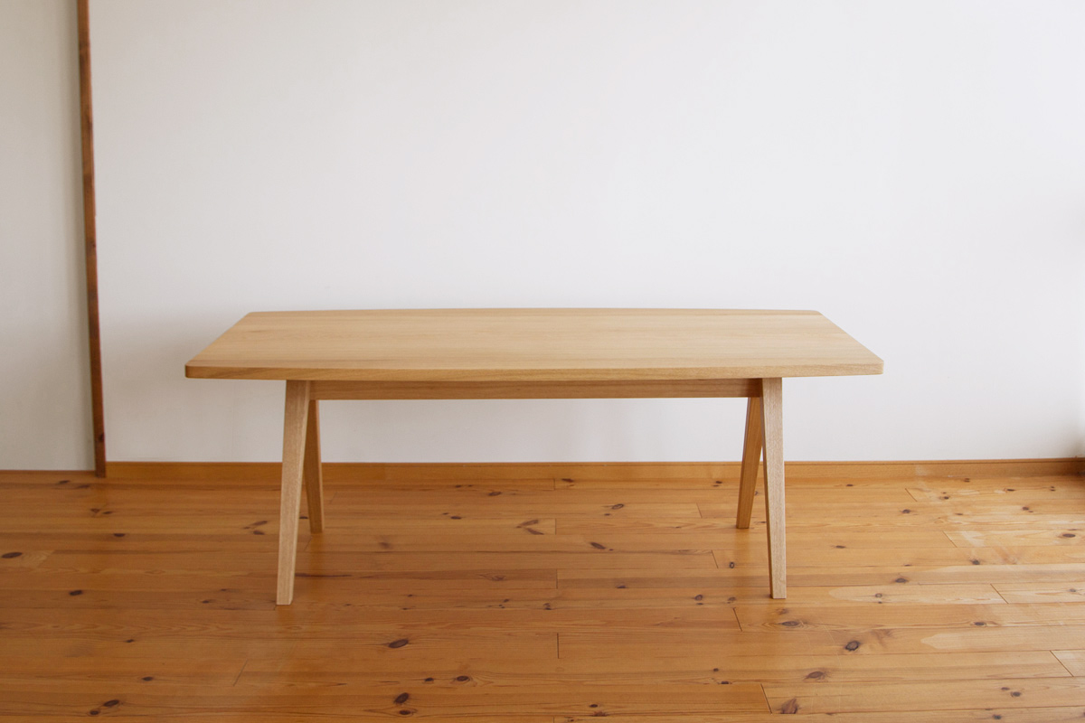 ナラ材のダイニングテーブル5262 オーダー事例・T-201 家具工房クラポ