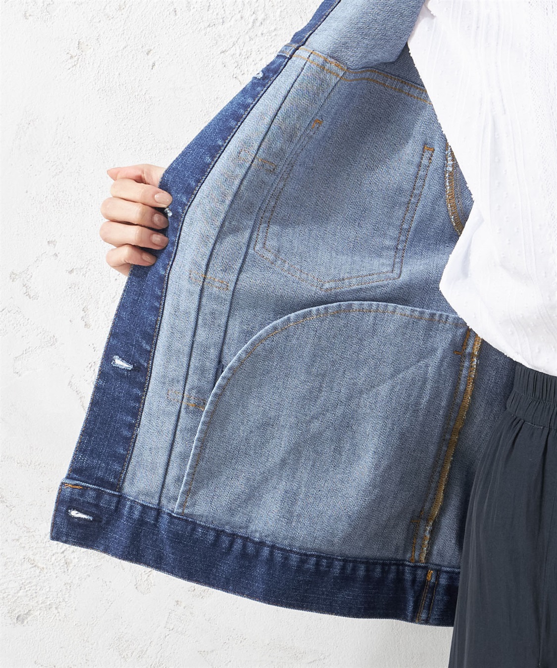 ノーカラーデニムジャケット Petit Honfleur｜クロスプラス公式通販サイト