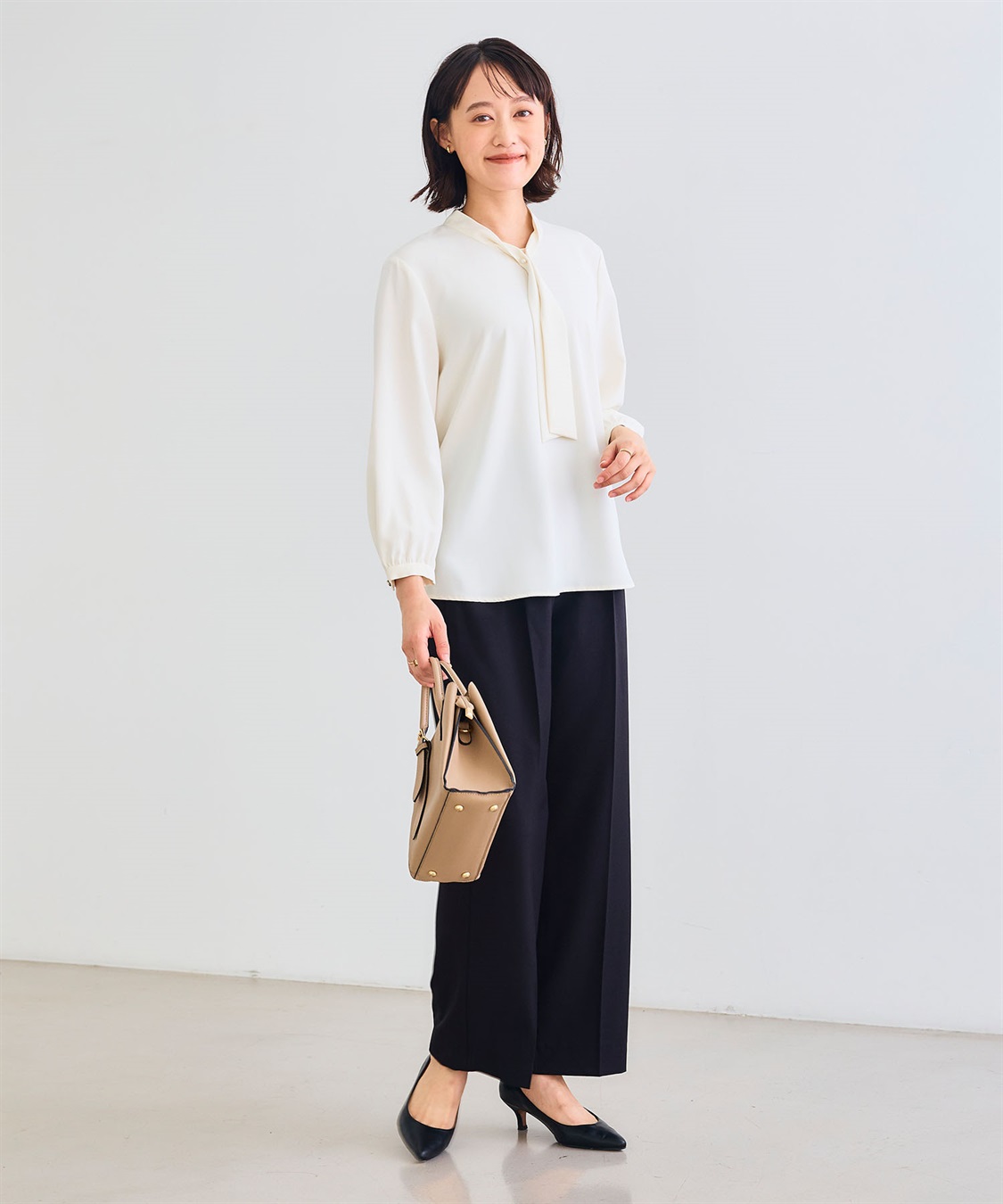 シワになりにくい》シルキーサテンパールボウタイブラウス CROSS