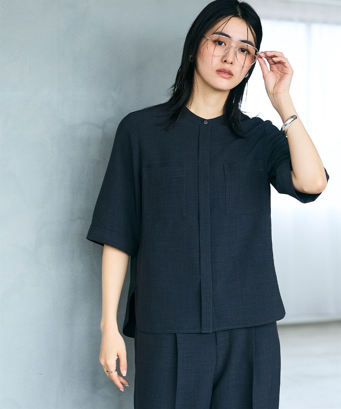 シワになりにくい》サマナチュラ リネンライクバンドカラーハーフ