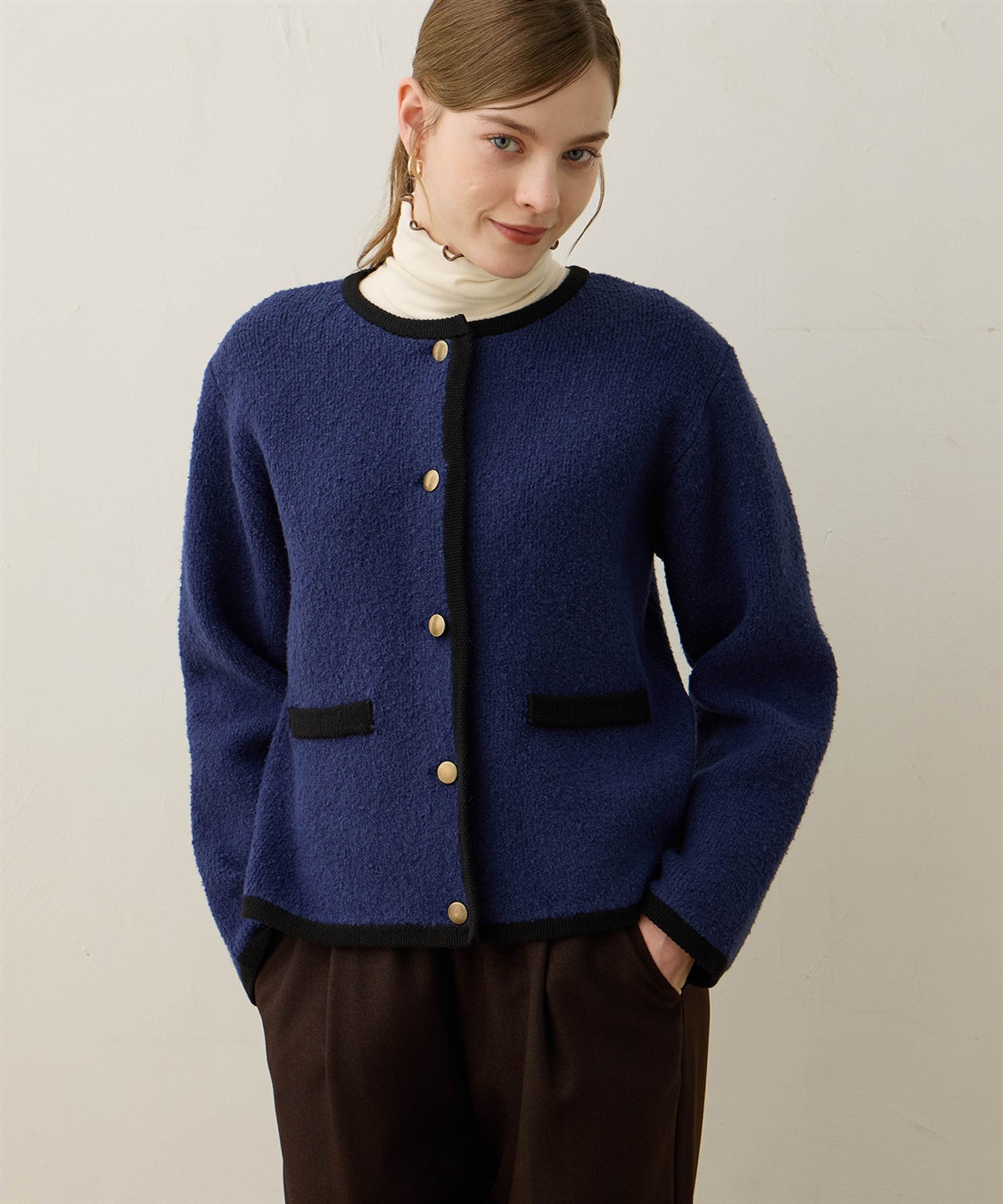 ノーカラーニットジャケット【ハンドウォッシャブル】 LE SOUK HOLIDAY