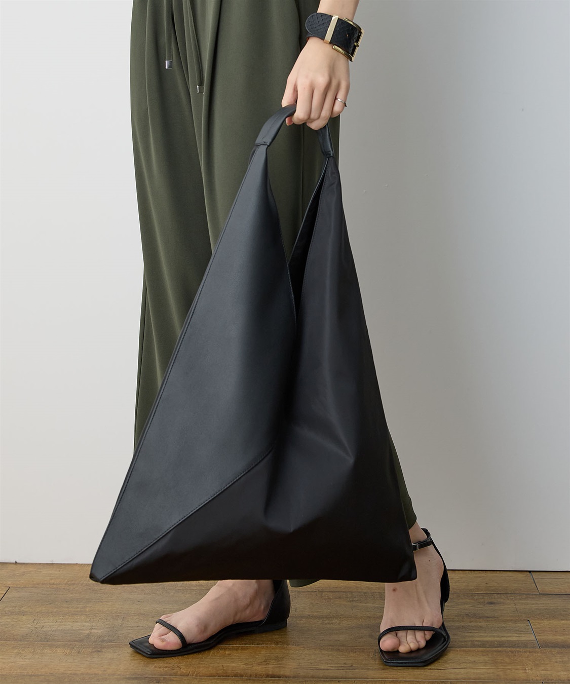 トライアングルトートBAG LE SOUK HOLIDAY｜クロスプラス公式通販サイト