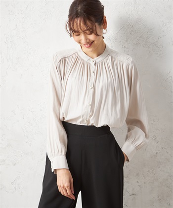 プリントギャザーブラウス Petit Honfleur｜クロスプラス公式通販サイト