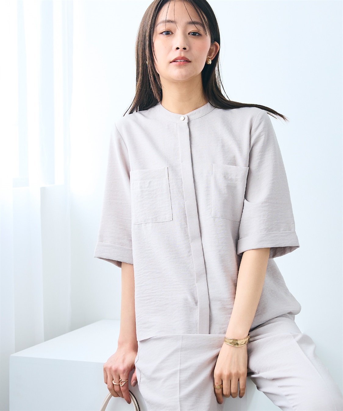 シワになりにくい》サマナチュラ リネンライクバンドカラーハーフ