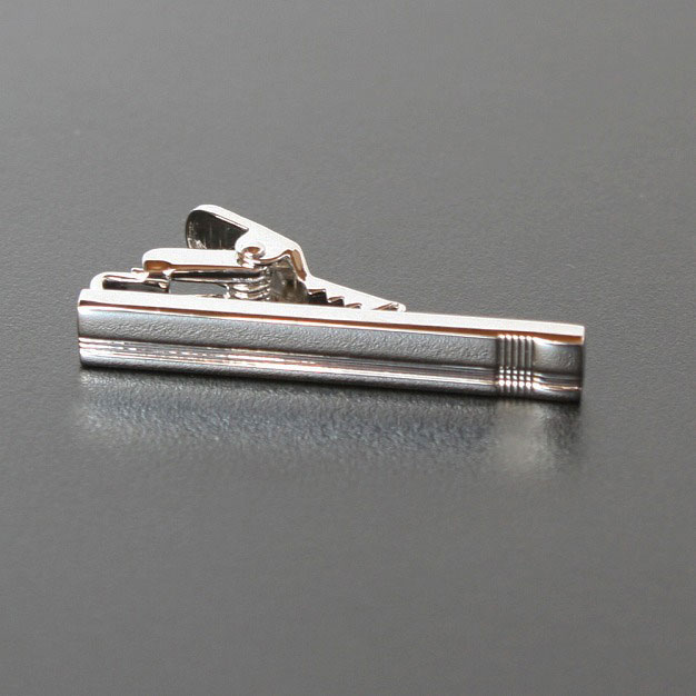 シルバーショートネクタイピン（タイバー）