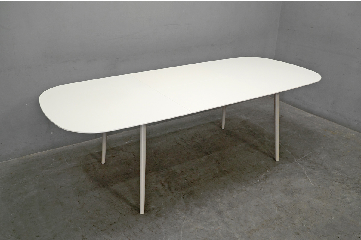 BoConcept（ボーコンセプト）Kingston（キングストン）ダイニング