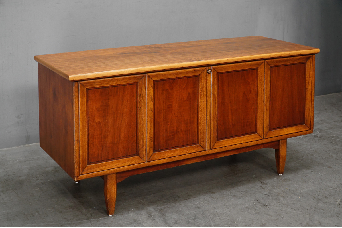 Kai Lyngfeldt Larsen(カイ・リンフェルド・ラーセン) アームチェア