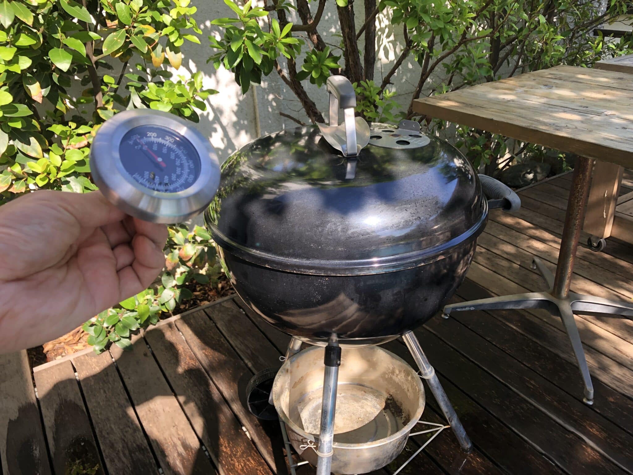 WeberのBBQグリルに温度計の取り付け。 | とりあえず DIY