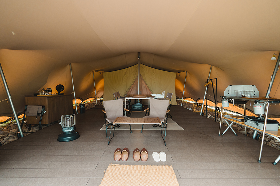 お部屋 | Snow Peak YAKEI SUITE ABURAYAMA FUKUOKA