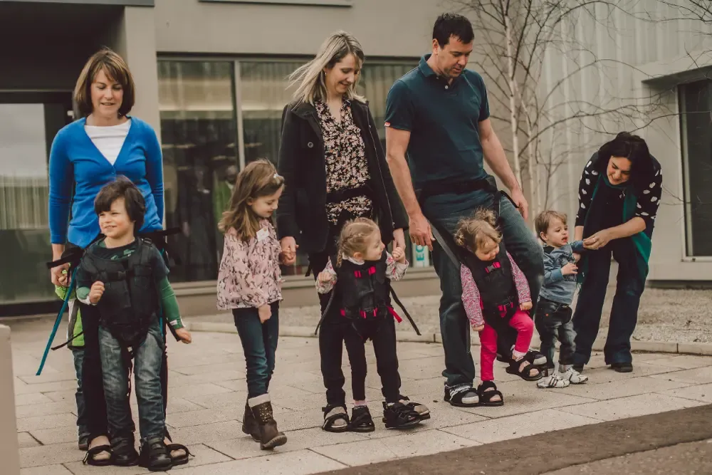 子ども用 立位移動補助具 Firefly アップシー | アビリティーズ・ケア