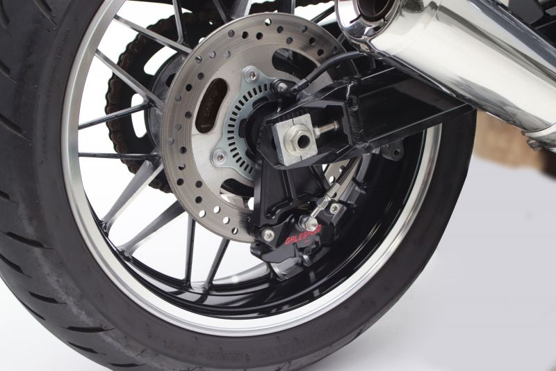 リアキャリパーサポート ブラック (2POT 84mmピッチ＆STD径) | ACTIVE