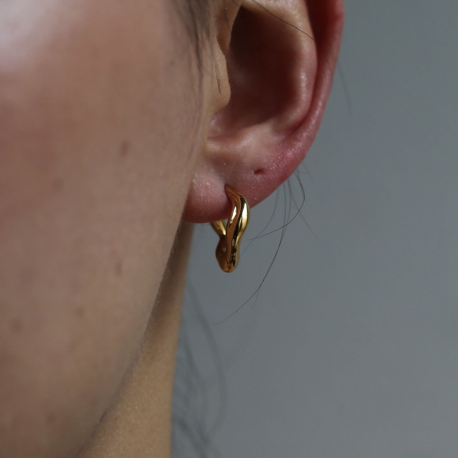 MARIA BLACK - 【再販売通知受付可能】Anil Huggie 1cm(GOLD