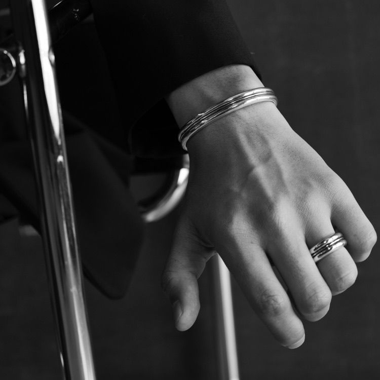 GARNI - 【お取り寄せ注文可能】Line Bangle | ACRMTSM ONLINE STORE