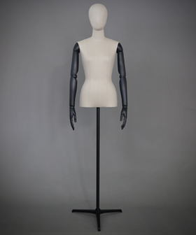 レディーストルソー｜マネキン・什器レンタル・空間デザイン