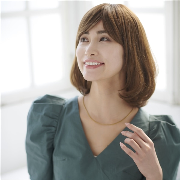 フルウィッグ】 NAVANA ワンカールミディ［パールグレージュアッシュ