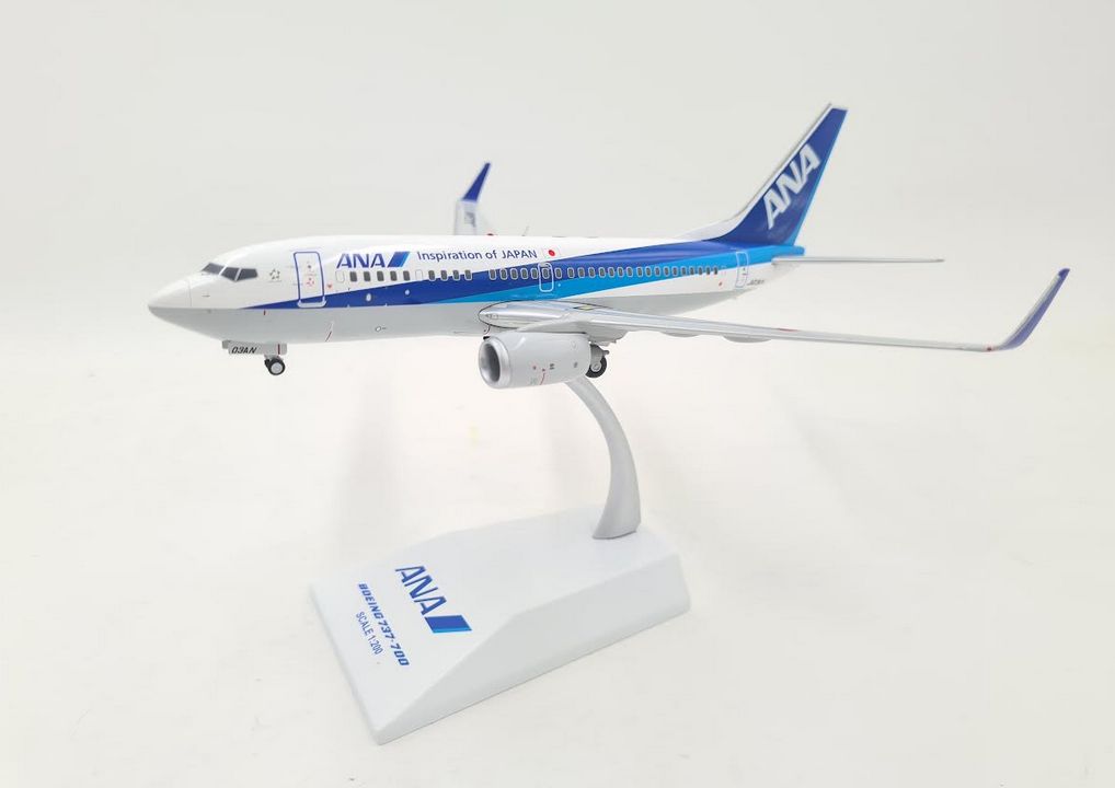 Model Boeing 737-700 ANA JApan 1:200 - OSTATNI!