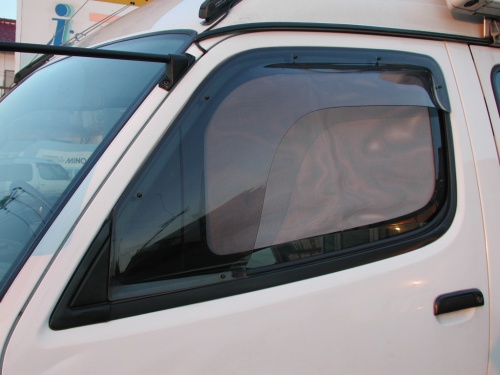 ウィンドーバグネット|アイズの車用網戸|ハイエース 100系 ワゴン 標準