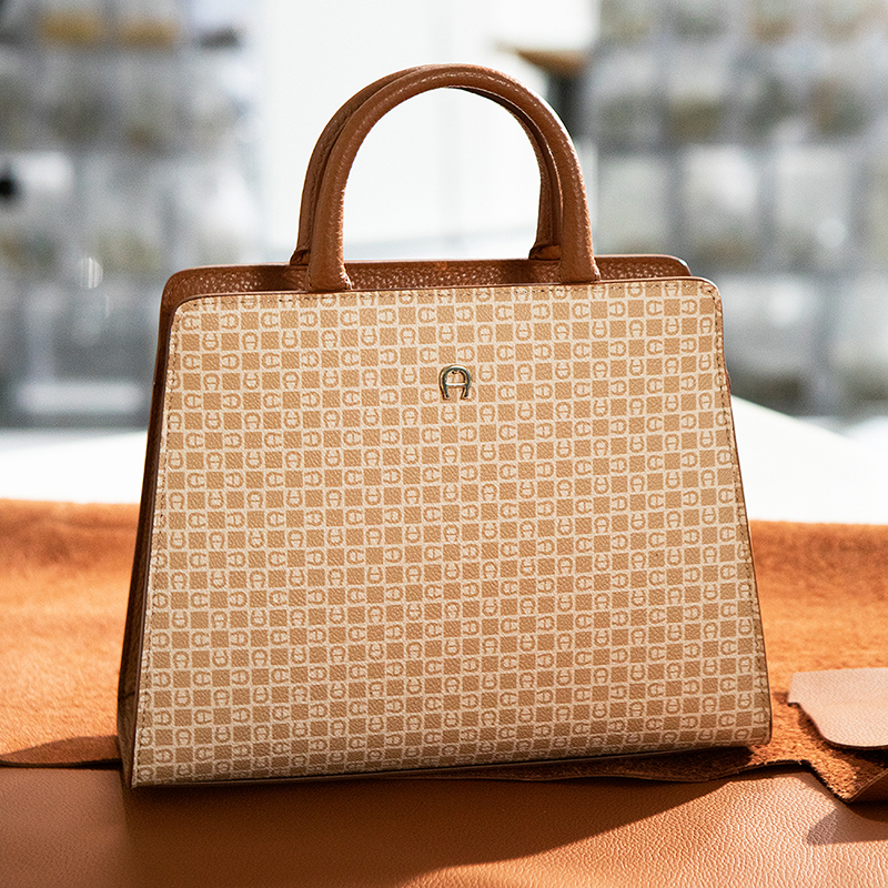 CRAFTSMANSHIP | AIGNER JAPAN WEBSITE