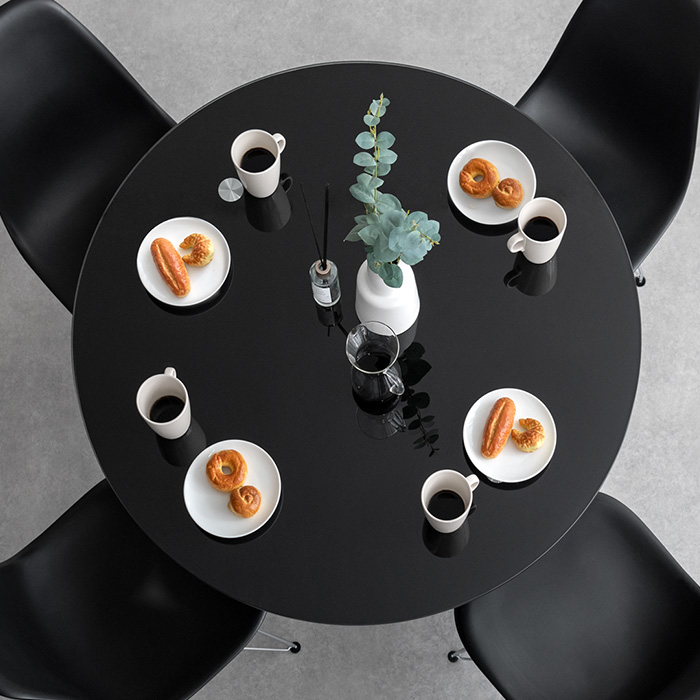 4人用 円形ガラスダイニングテーブル Louise(ルイーズ) | 家具