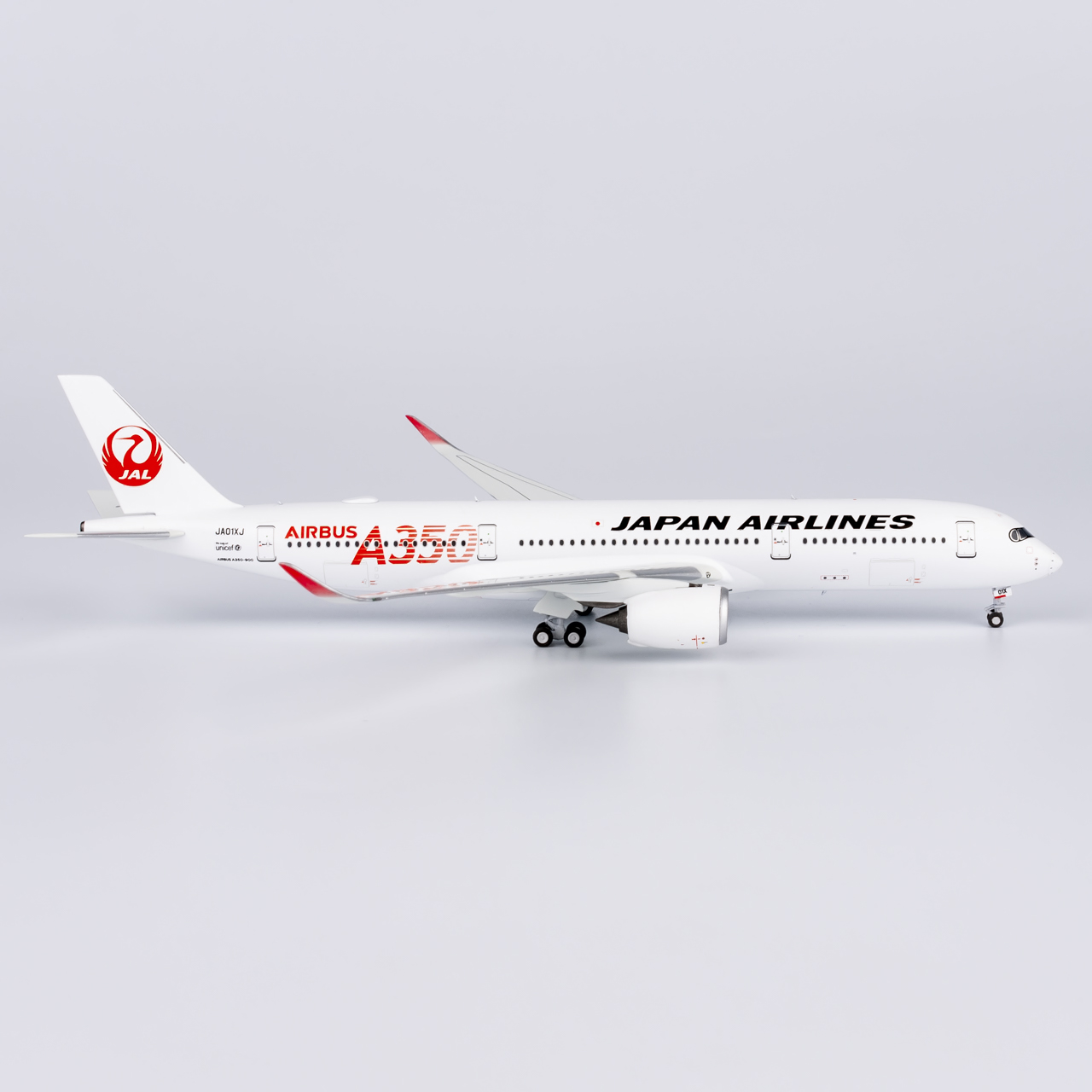 NG39095 Japan Airlines (JAL) A350-900 red “AIRBUS A350” JA01XJ