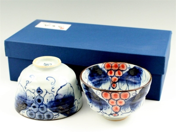 心を込めた真心ギフトに毎日使える夫婦茶碗を！【有田焼 三光堂】