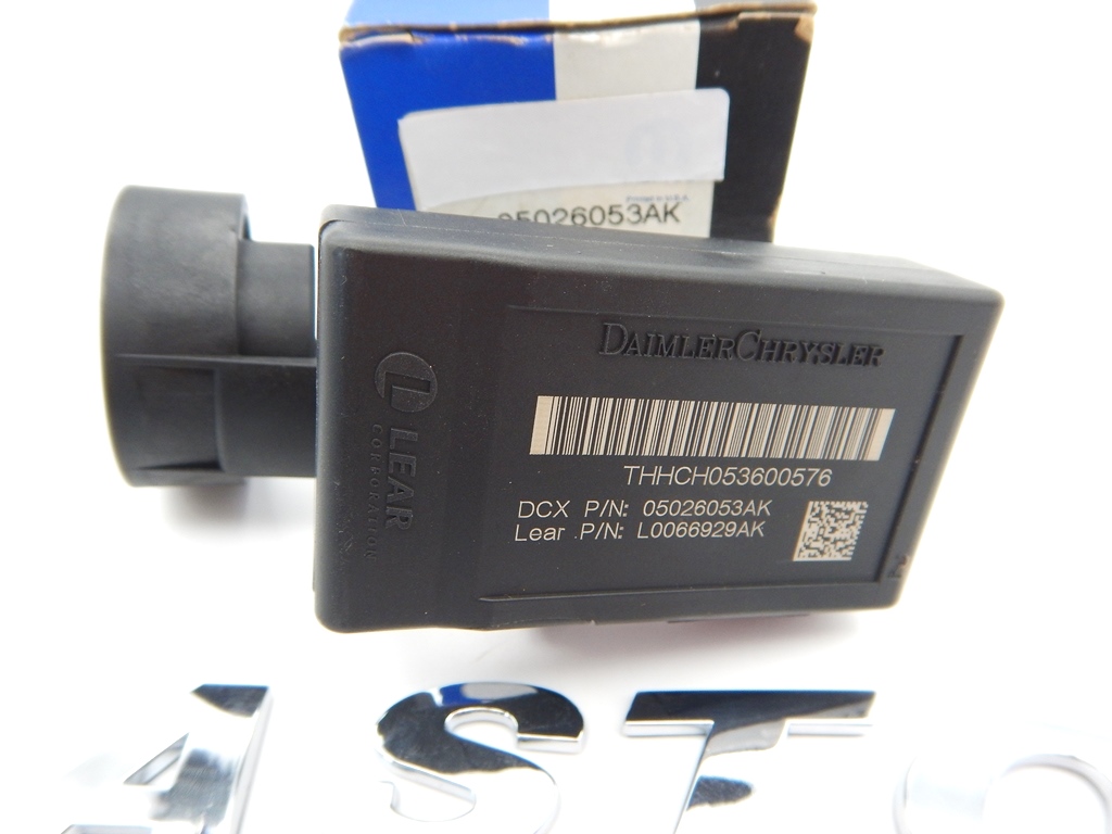 純正新品 クライスラー 300C WCM（ワイヤレス コントロール モジュール