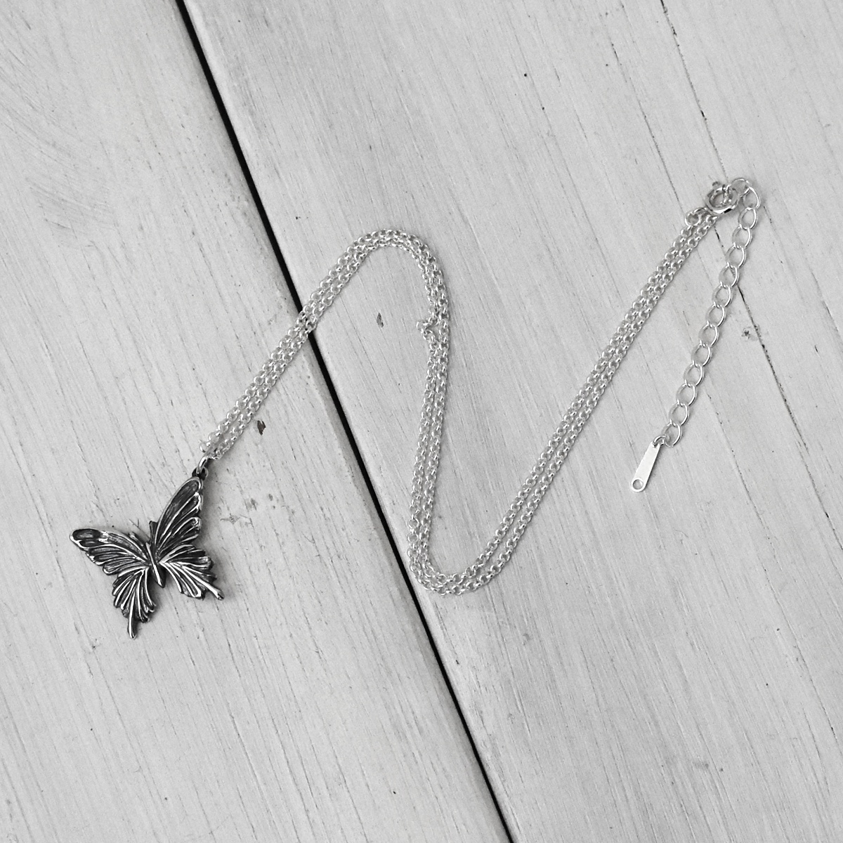 アゲハ 蝶 デザイン シルバー925 ペンダント ネックレス 斜め吊り